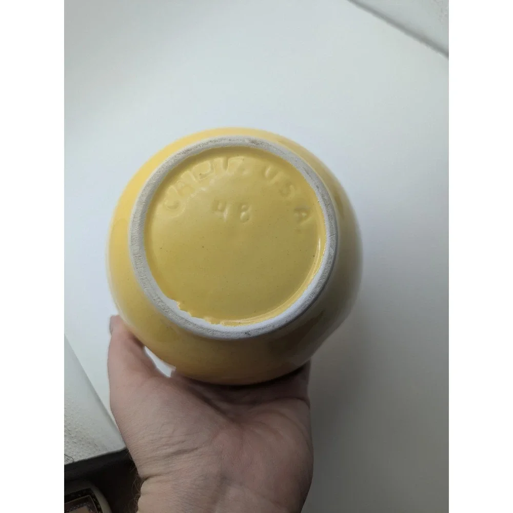 Vintage Yellow Bell Pepper‎ California Pottery Canister With Lid 5.5